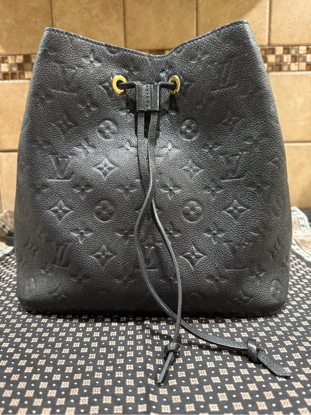 Louis Vuitton MM NeoNoe Black Monogram Empreinte Leather Bag